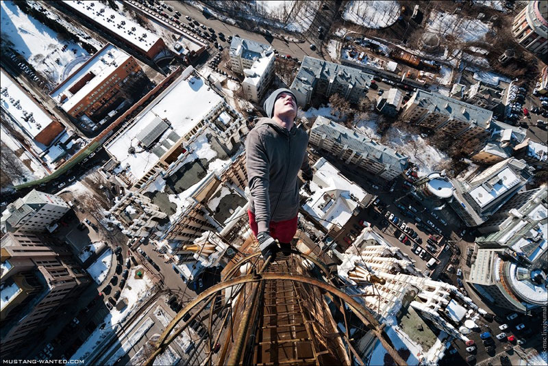 extreme rooftopping skywalking photos mustang-wanted russia (20)