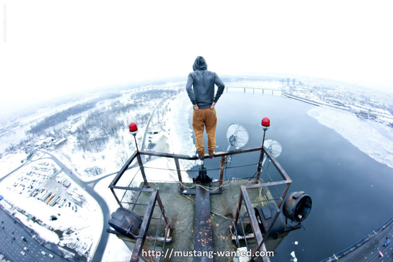 extreme rooftopping skywalking photos mustang-wanted russia (5)