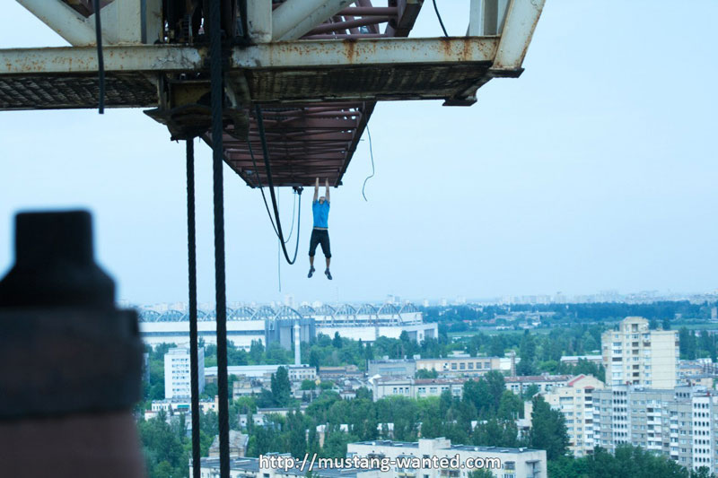 extreme rooftopping skywalking photos mustang-wanted russia (7)