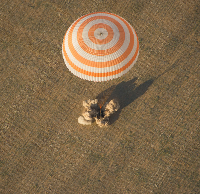 landing from space expedition 32 soyuz tma-04m spacecraft sept 17 2012