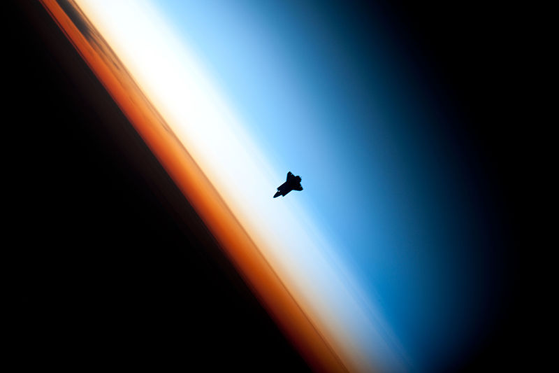 Endeavour_silhouette_STS-130