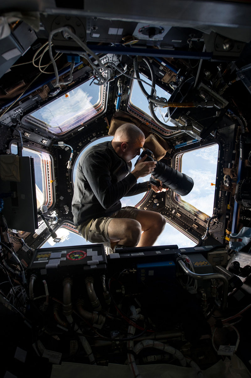 iss cupola the window to the world 1 The 2013 Supermoon in Photos