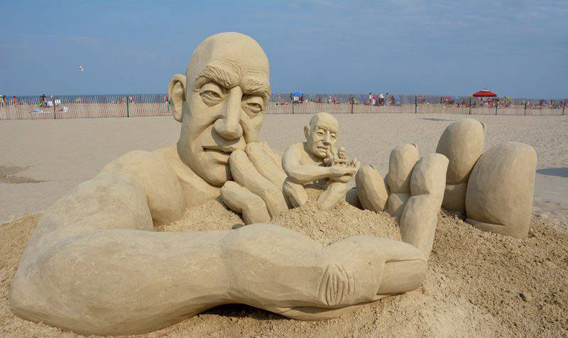 car jara hampton beach master sand sculpting competition first place photo martha lardent The Infinity Sand Sculpture by Carl Jara