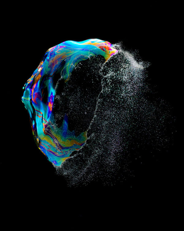 high speed photographs of a soap bubble bursting fabian oefner (5)