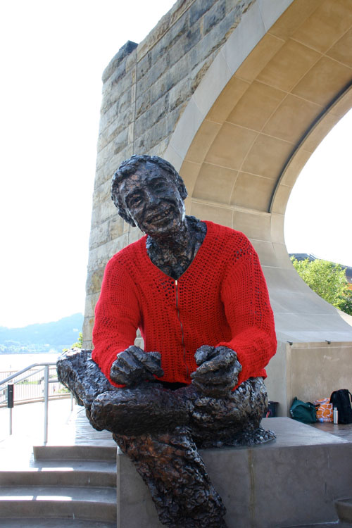mr rogers statue crocheted red cardigan sweater alicia kachmar 1 Crocheting a Locomotive in Lodz, Poland