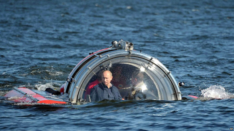 putin going back to evil lair submersible bubble The Shirk Report   Volume 223