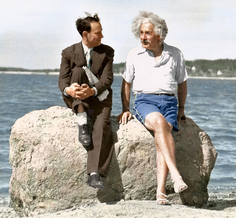 Albert-Einstein,-summer-1939---Nassau-Point,-Long-Island,-NY-edvos