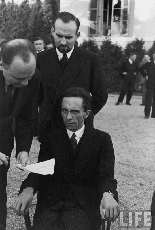 Joseph-Goebbels-scowling-at-photographer-Albert-Eisenstaedt-after-finding-out-he's-jewish,-ca_2