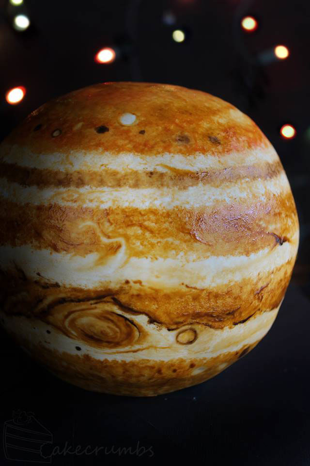 jupiter planet cake by cakecrumbs 2 Spherical Layer Cake Planets by Cakecrumbs