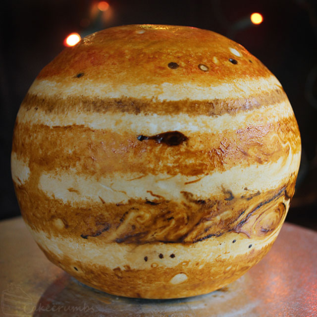jupiter planet cake by cakecrumbs 4 Spherical Layer Cake Planets by Cakecrumbs