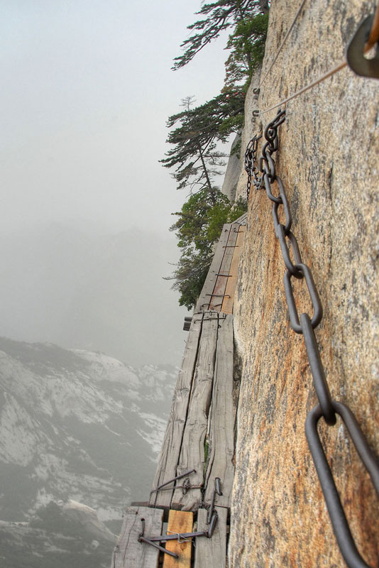south peak cliffside plank path hua shan china 4 Highline Hammock Session in the Dolomites