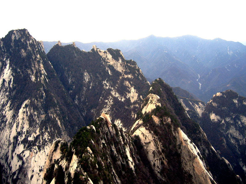 south peak cliffside plank path hua shan china (8)