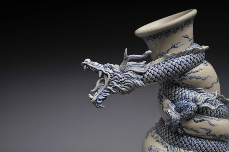 dragon strangling ceramic vase by johnson tsang (21)