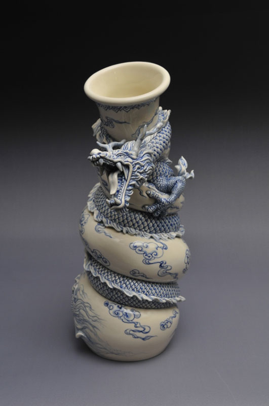 dragon strangling ceramic vase by johnson tsang (24)