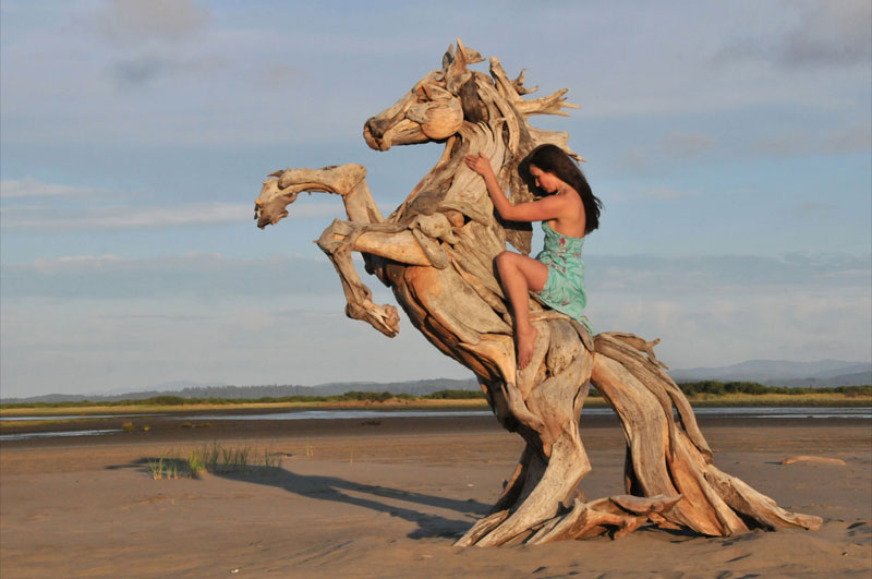 driftwood sculptures by jeffro uitto knock on wood 11 Artist Turns 4000 Pieces of Metal Into 10 ft, 550 pound Lion Sculpture