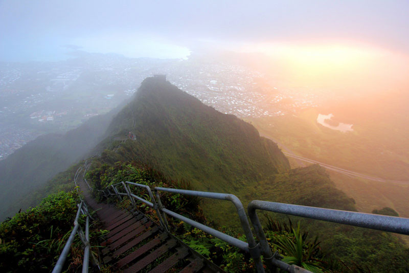 haiku steps stairway to heave hawaii Picture of the Day: Watch Your Step