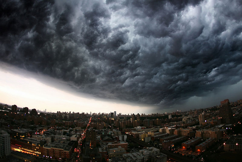 incoming storm cloud new york city panoramic 21 Terrifyingly Beautiful Photos of Incoming Storm Clouds