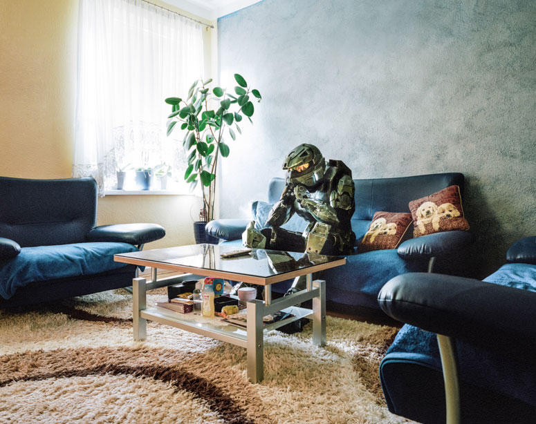 portraits of cosplayers at home by klaus pichler 6 This Guy Bought a Space Suit and Made a Photo Series About an Everyday Astronaut