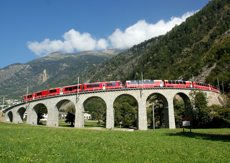 Rhaetian Railways Albula Bernina Landscapes unesco world heritage (1)