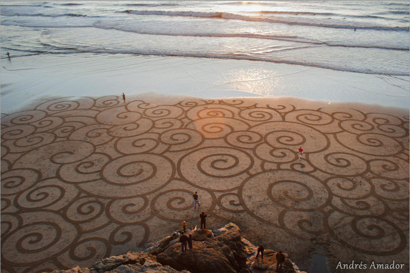 beach sand art with a by rake andres amador (2)
