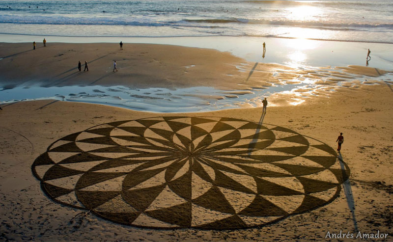 beach sand art with a by rake andres amador (8)