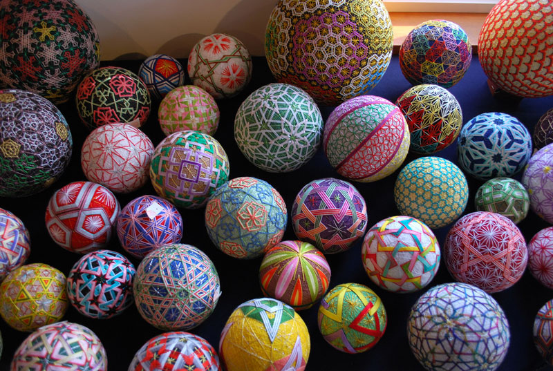 embroidered temari balls japan (2)