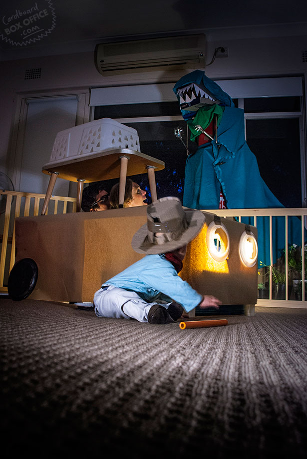 jurassicpark Parents Recreate Movie Scenes with baby Son and cardboard