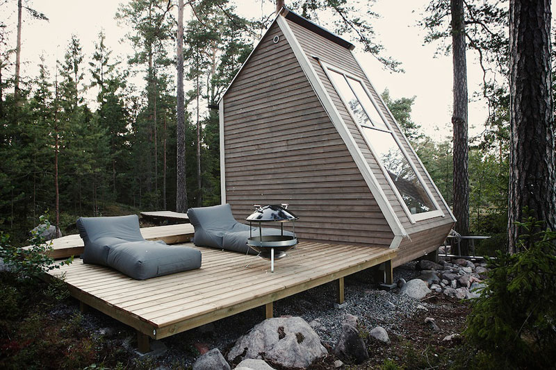 nido hut cabin in woods finland by robin falck 1 This DIY Sauna Raft is All Kinds of Awesome