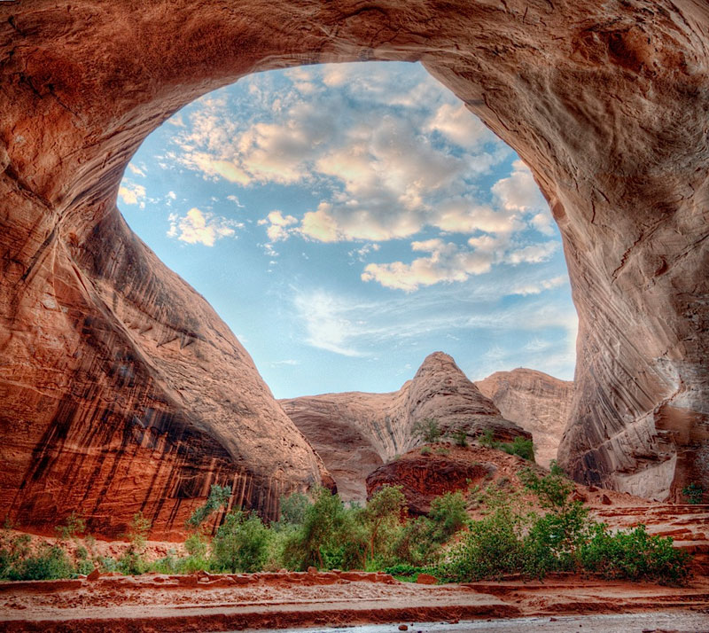 alcove jacob hamblin arch coyote gulch utah Picture of the Day: A Natural Viewfinder