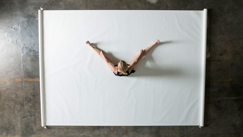 Heather Hansen Uses Entire Body to Create Larger than Life Charcoal Drawings (3)
