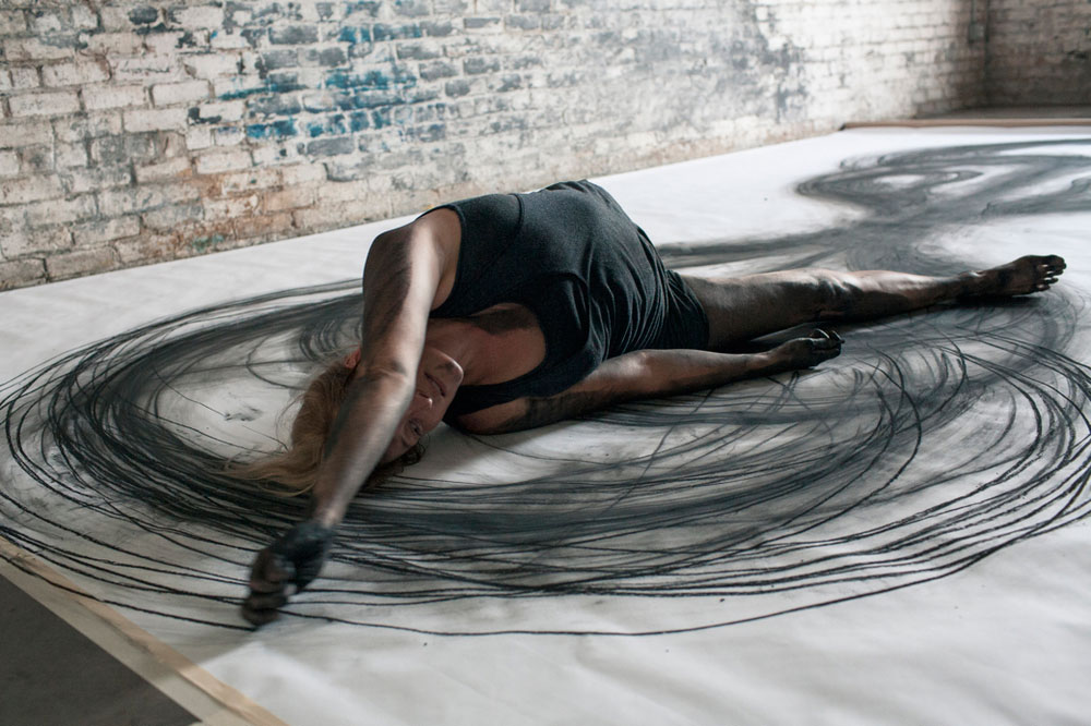 Heather Hansen Uses Entire Body to Create Larger than Life Charcoal Drawings (5)
