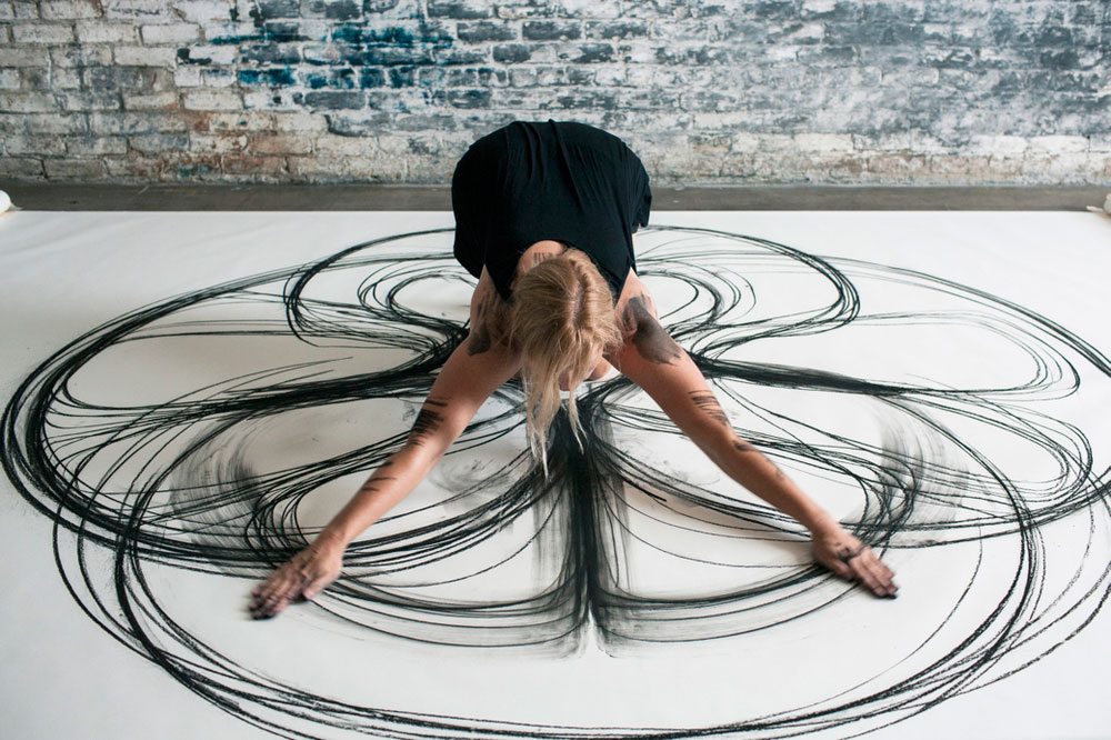 Heather Hansen Uses Entire Body to Create Larger than Life Charcoal Drawings (7)