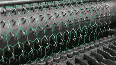 how a linked fence is made gif