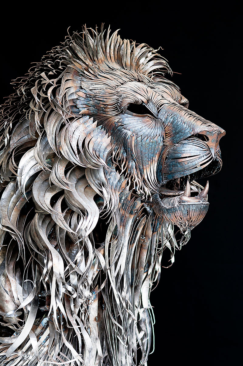 metal lion sculpture by selcuk yilmaz 5 Acid Etched Metal Art from the Renaissance