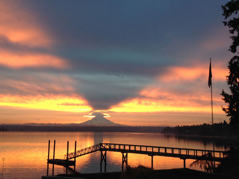 mount rainier casting upward shadow toward sky The Top 50 Pictures of the Day for 2014
