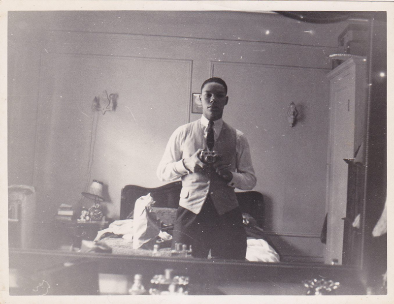 colin powell selfie vintage Picture of the Day: Colin Powells 60 Year Old Selfie