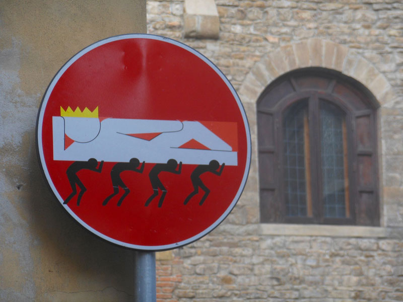 do not enter street sign art by clet (2)