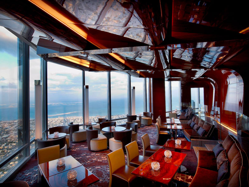 burj khalifa top floor restaurant atmosphere dubai