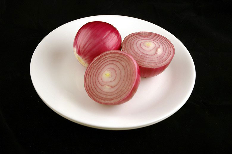 calories in red onions This is What 200 Calories of Various Everyday Foods Looks Like