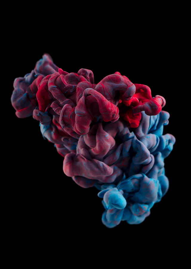 ink dropped into water on a black background by alberto seveso (10)
