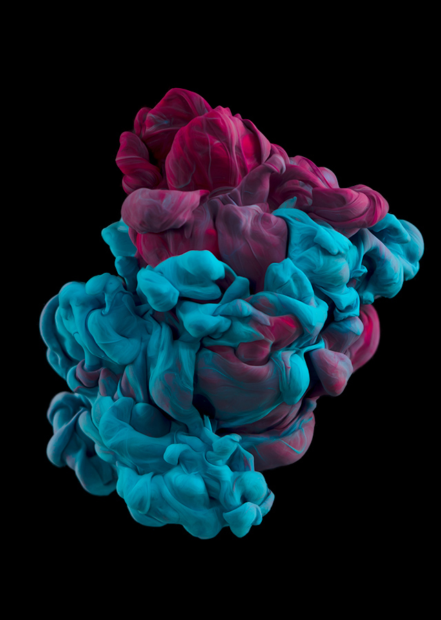 ink dropped into water on a black background by alberto seveso (3)