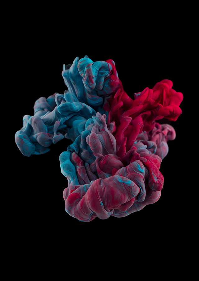 ink dropped into water on a black background by alberto seveso (5)