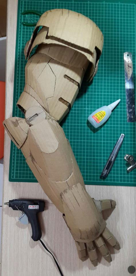 ironman suit made of cardboard by kai-xiang xhong (4)