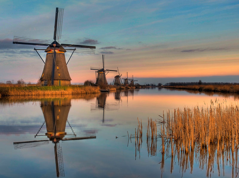 the-windmills-of-Kinderdijk-netherlands