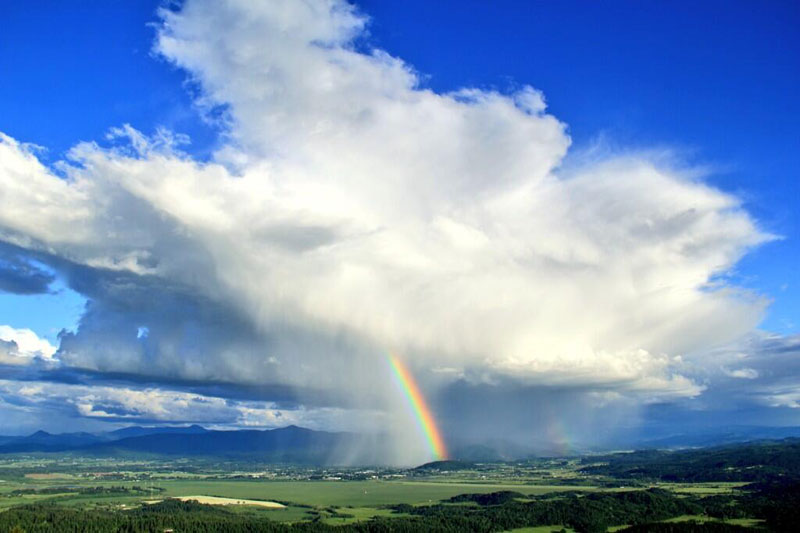 rainbow storm cloud eugene oregon Picture of the Day: Rainbow Storm Cloud
