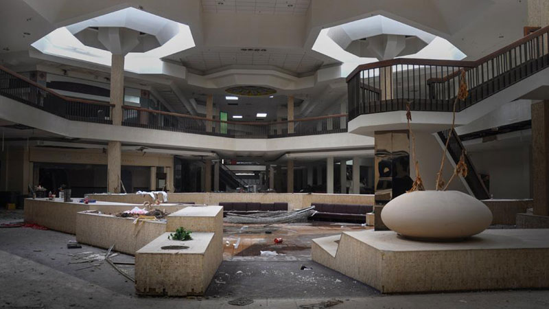 randall park mall abandoned ohio by seph lawless (1)