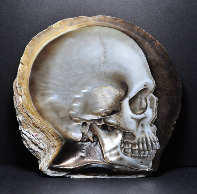 hand carved skulls into mother of pearl shells by gregory raymond halili (2)