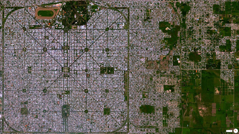 la plata buenos aires aregentina from above aerial satellite 17 Satellite Photos Around the World that Will Change Your Perspective
