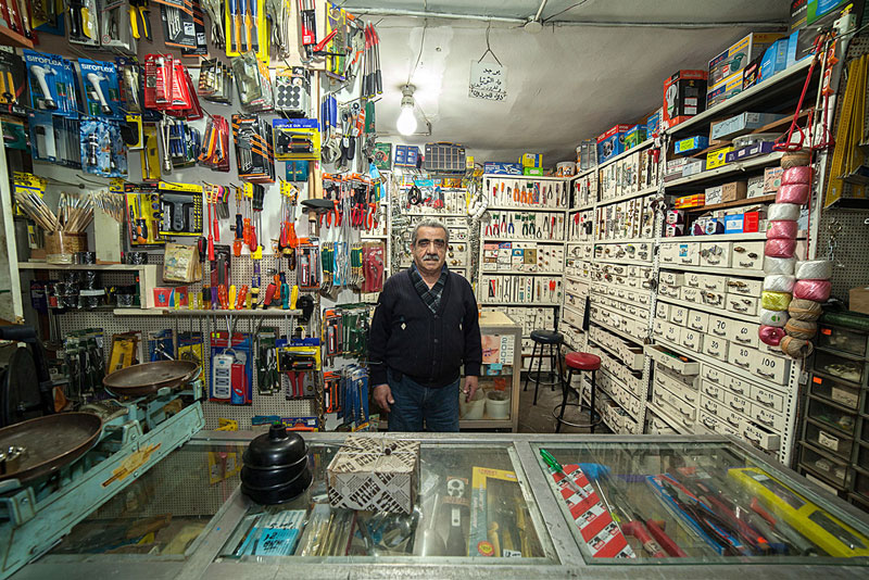 portraits of shopkeepers around the world by vladimir antaki (17)