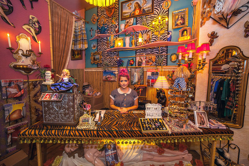 portraits of shopkeepers around the world by vladimir antaki (7)